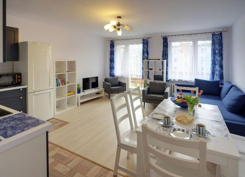 Trevilles Apartamenty - Granatowy 스클라르스카포렘바 외부 사진